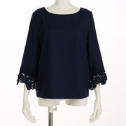 袖口レースブラウス