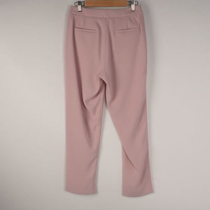 タック入りテーパードパンツ