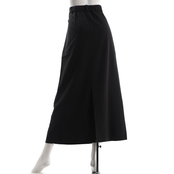 ストライプ柄セミタイトスカート