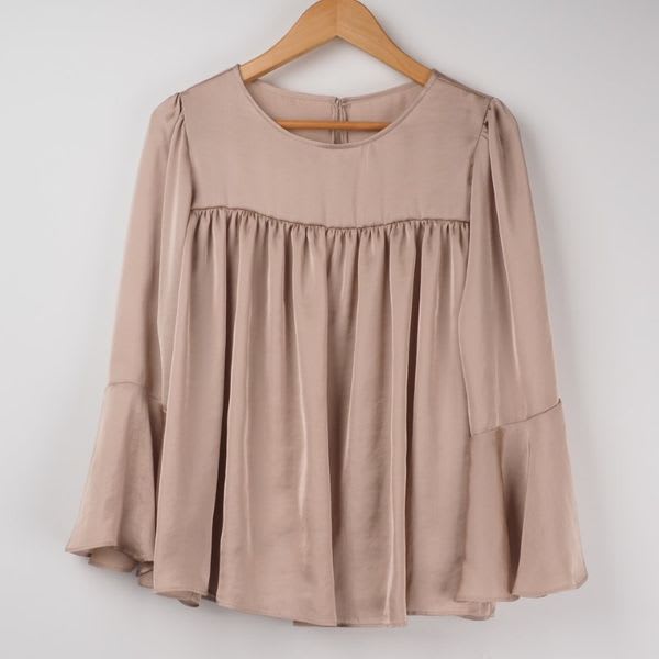 ヴィンテージサテンフレアスリーブブラウス