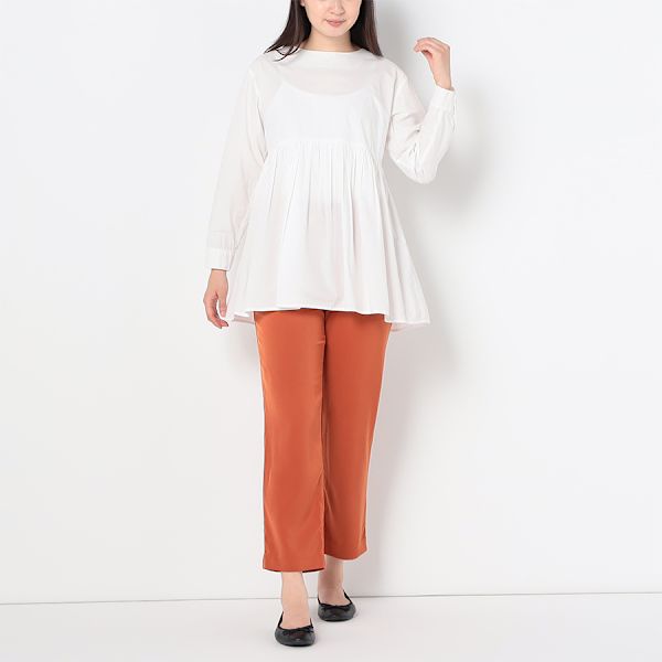シンプルテーパードパンツ
