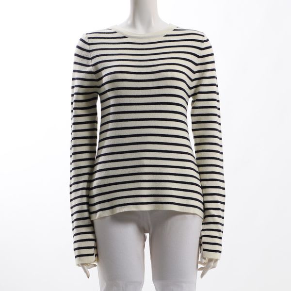 ボーダー柄クルーネックニット