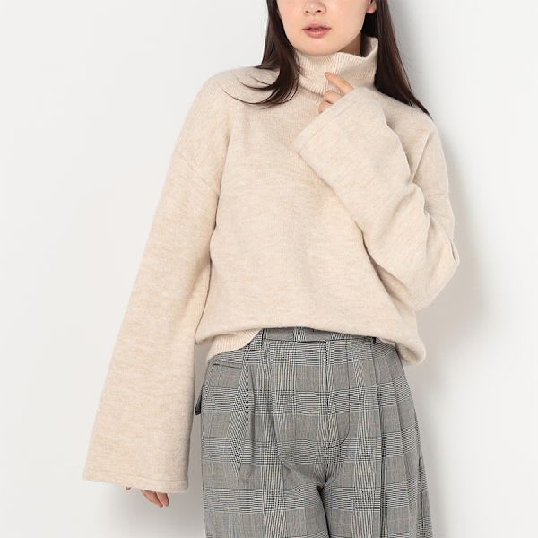 ドロップショルダーゆったりニット