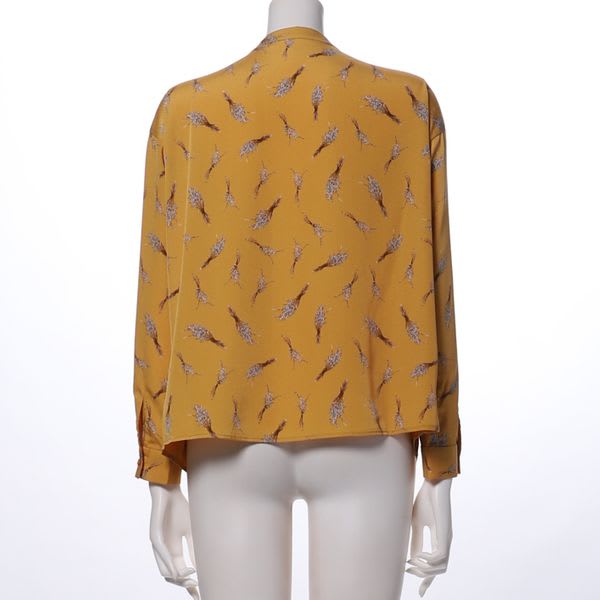 ヴィンテージ柄Vネックブラウス