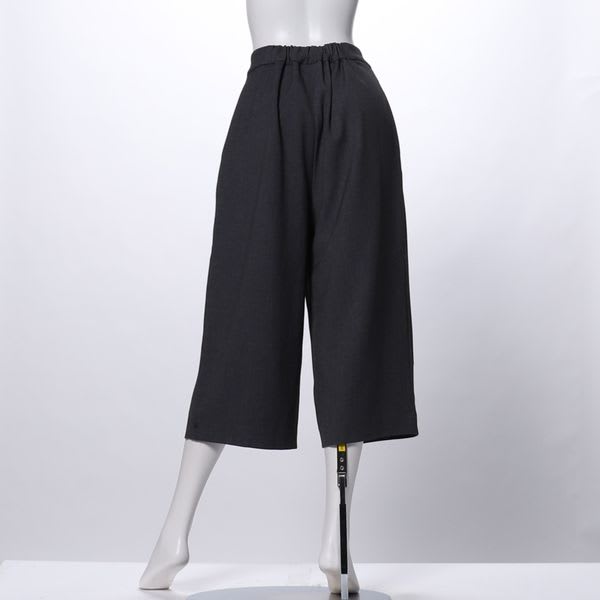 ラップ風ワイドパンツ