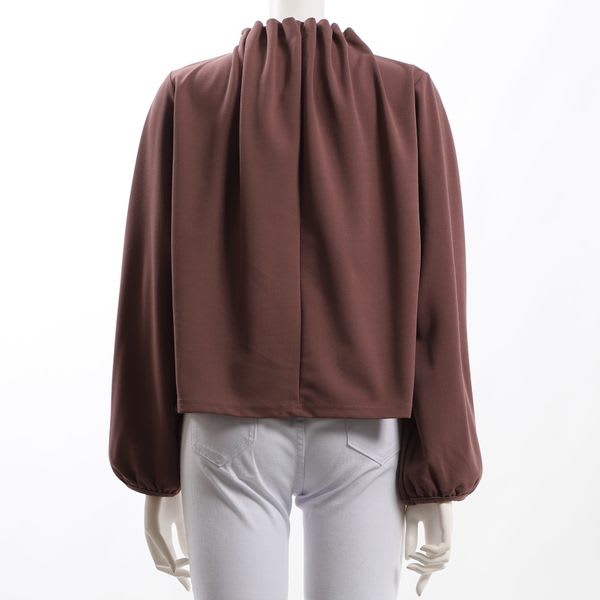 タックデザインネックブラウス