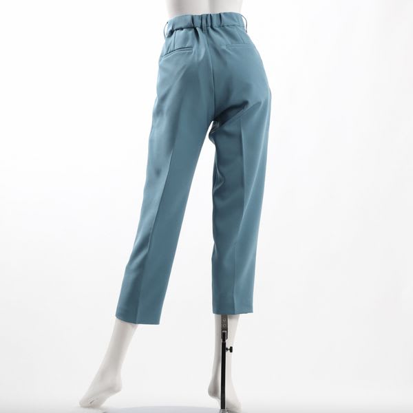 タック入りテーパードパンツ