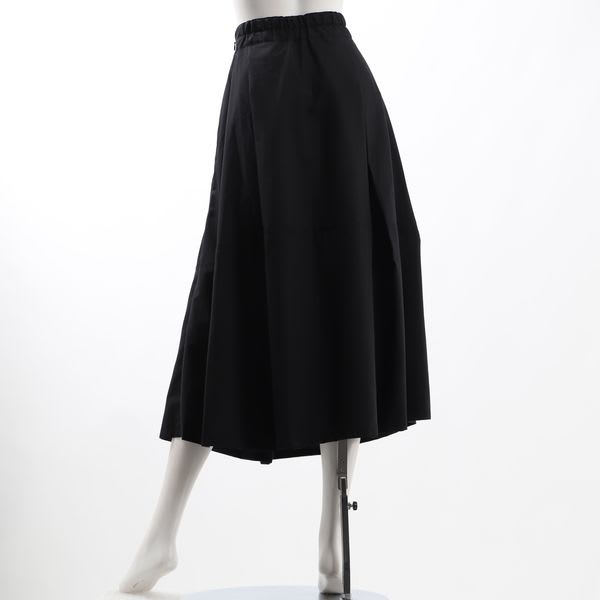 ボリュームタックコクーンスカート