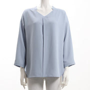 フロントタックバックギャザーデザインVネックブラウス