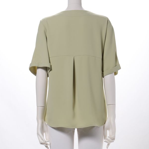 折り返し袖タックデザインブラウス