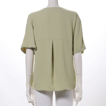 折り返し袖タックデザインブラウス