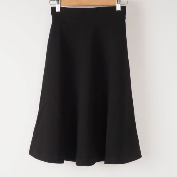 ポケット付きフレアスカート