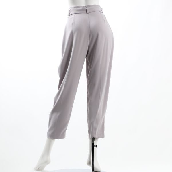 太めベルトとろみテーパードパンツ