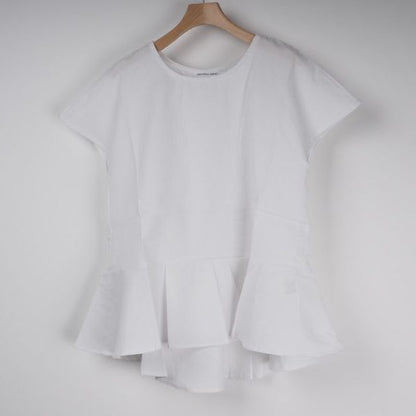 ペプラムデザインブラウス