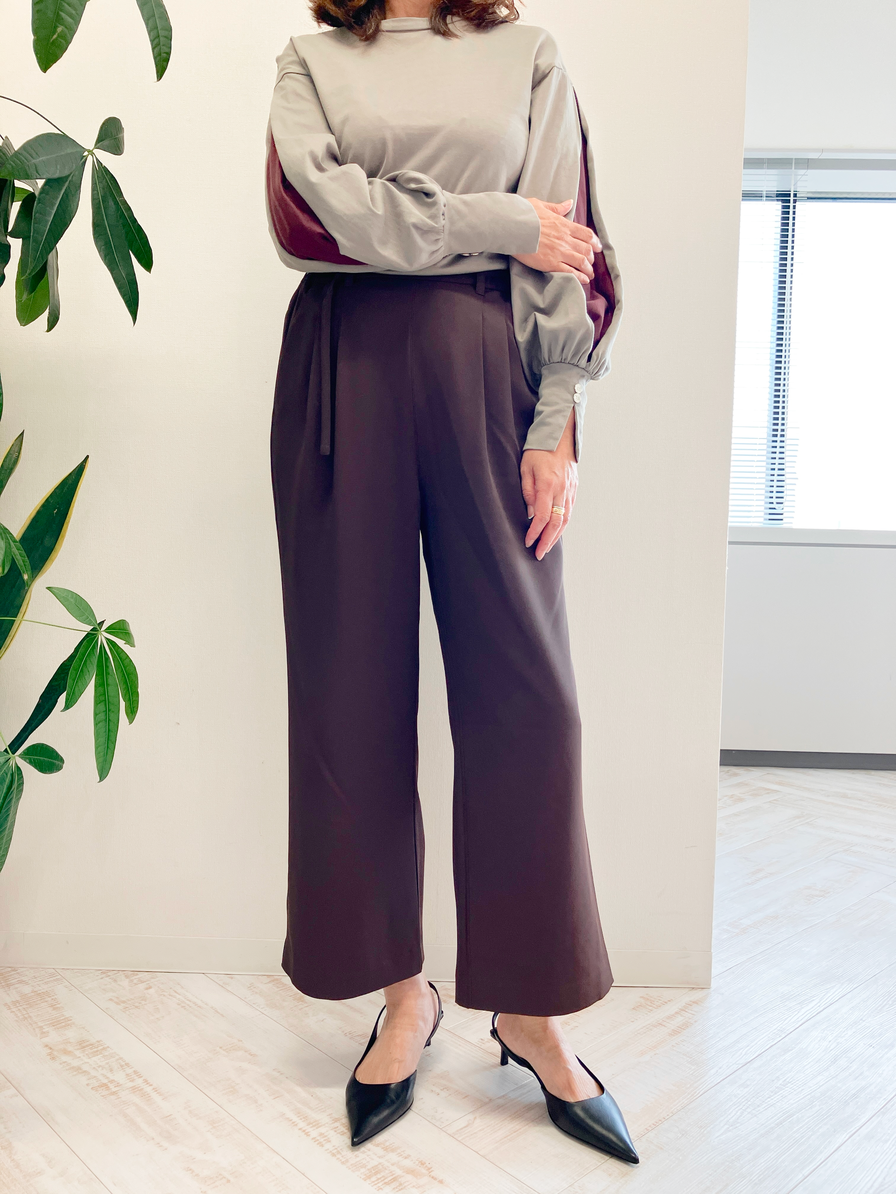 ベルト付きタックパンツ【ブラウン】