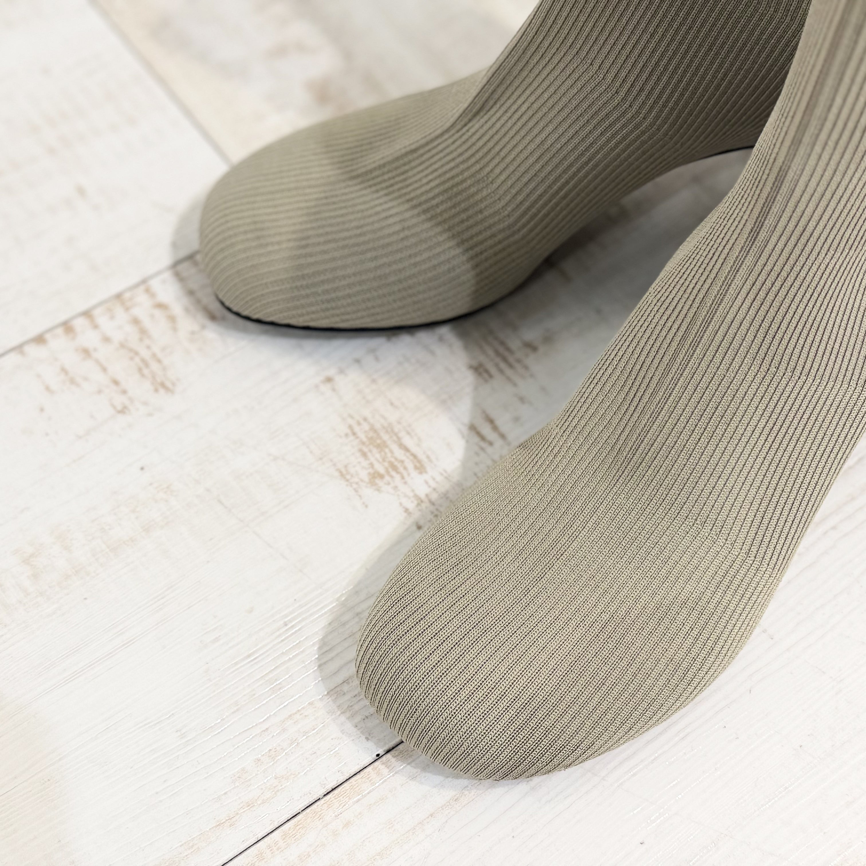 オブリークトゥ ブーツ【カーキベージュ】