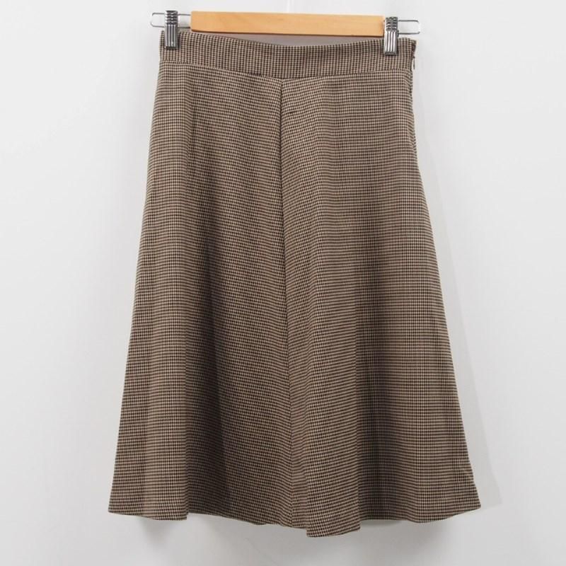 細かい千鳥格子柄フレアスカート