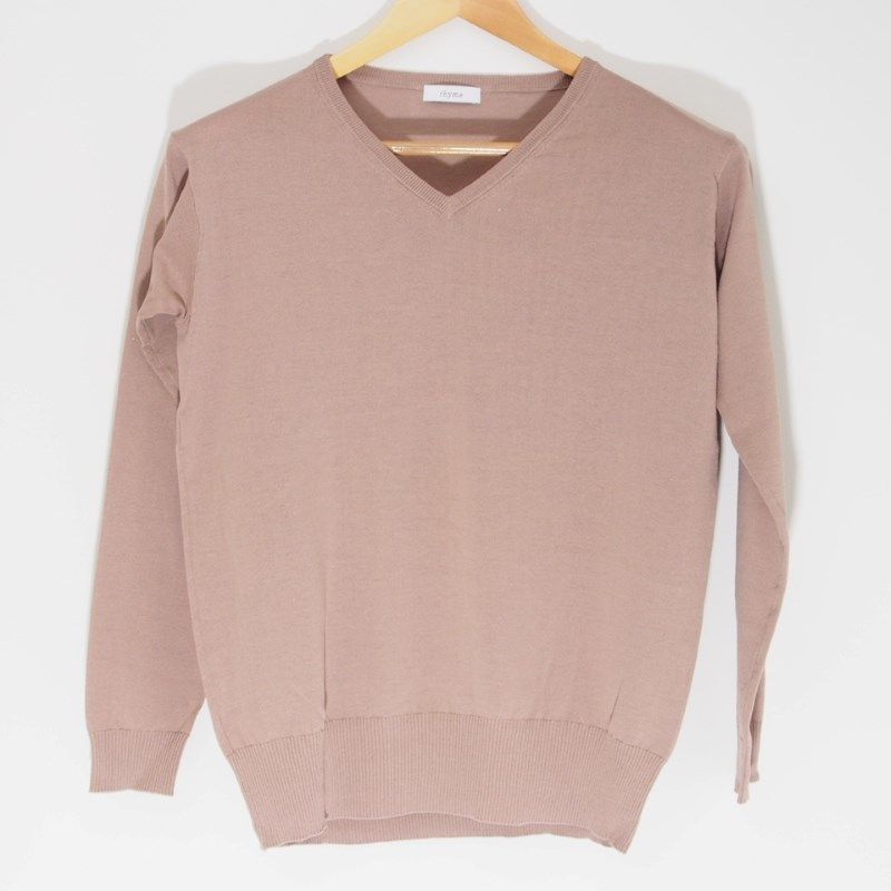 さらっとした素材感ニット