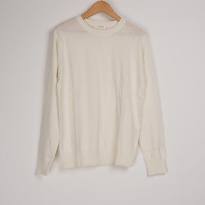 クルーネックニットトップス