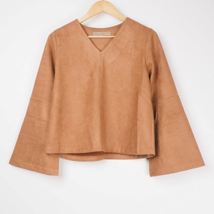 Vネックフレアスリーブトップス