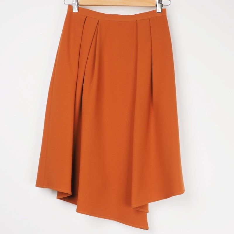 フロントアシンメトリースカート