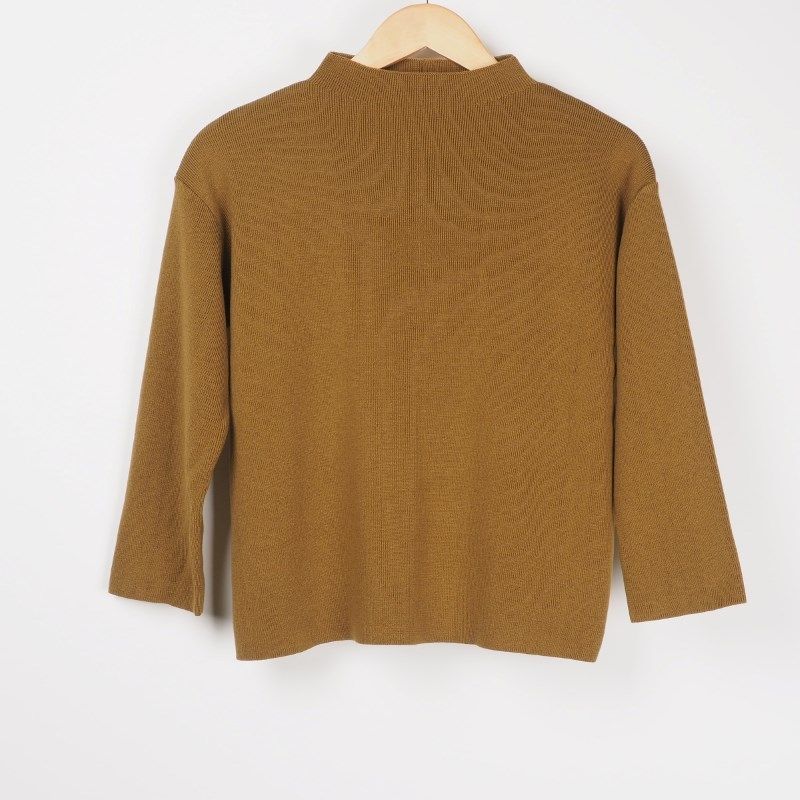 ボトルネックニット