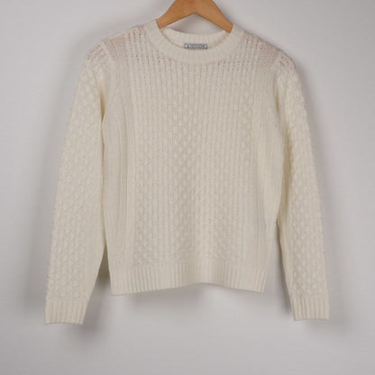 蜂の巣柄ケーブル編みニット