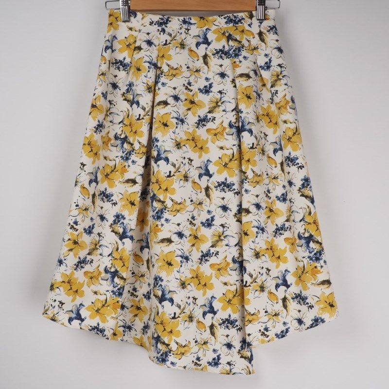 ボタニカル花柄スカート