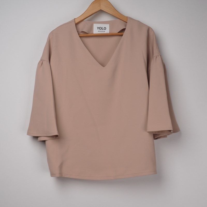 フレアスリーブブラウス