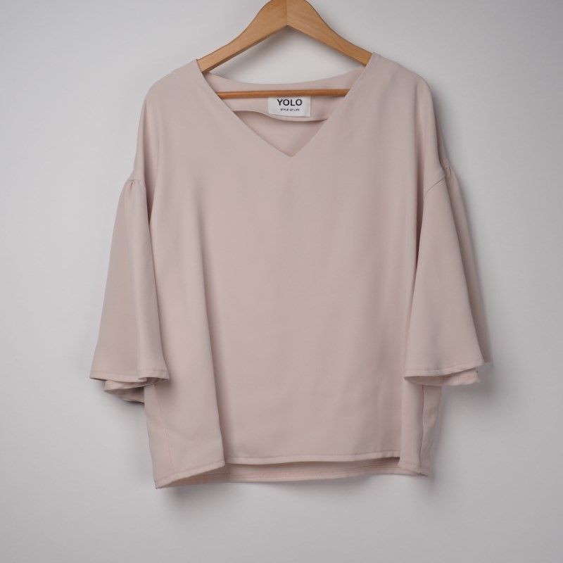 フレアスリーブブラウス