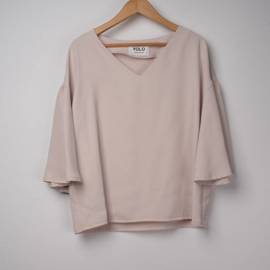 フレアスリーブブラウス