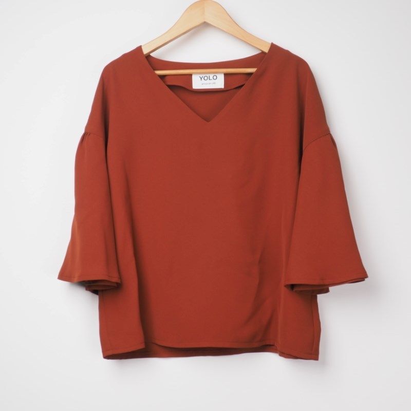 フレアスリーブブラウス