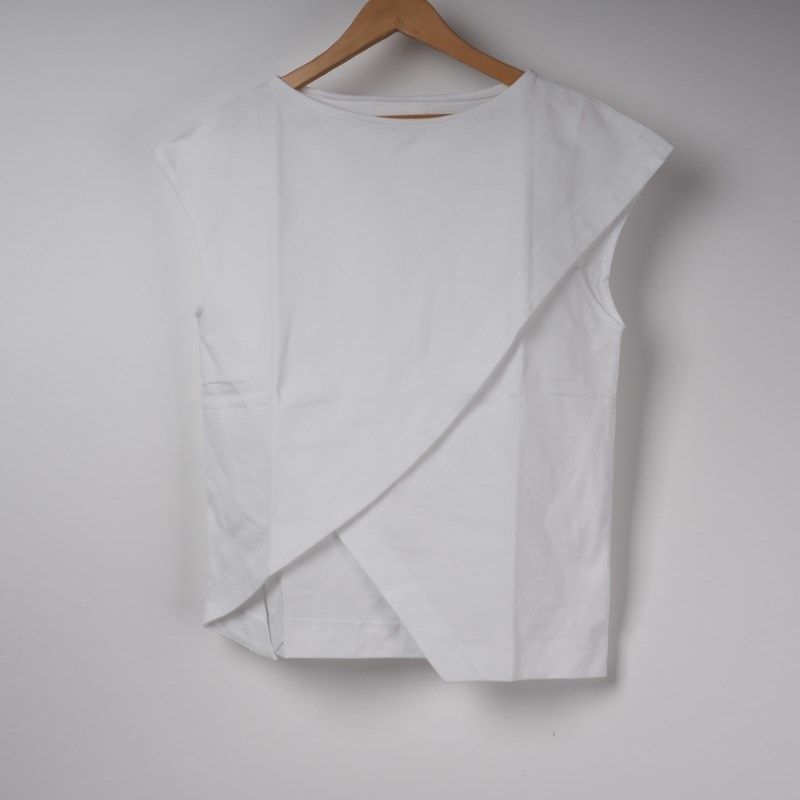 アシンメトリーデザインカットソー