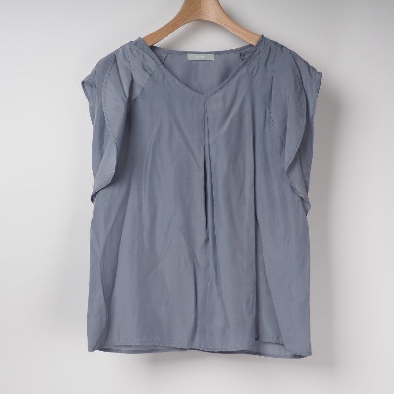 フレアデザインブラウス