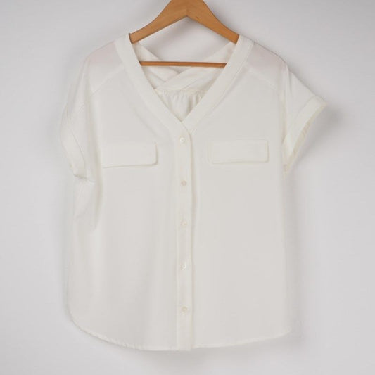 ギャザー入りバックVネックブラウス