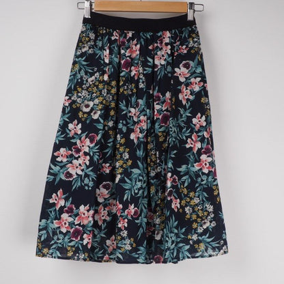 ボタニカル柄フレアスカート