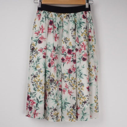 ボタニカル柄フレアスカート