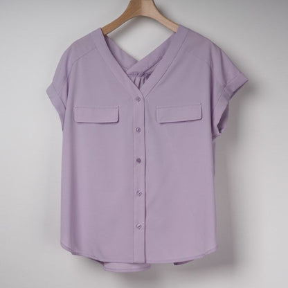 ギャザー入りバックVネックブラウス