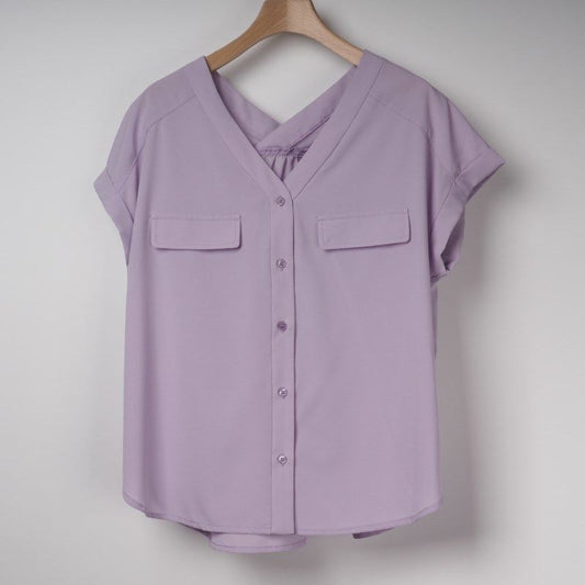 ギャザー入りバックVネックブラウス