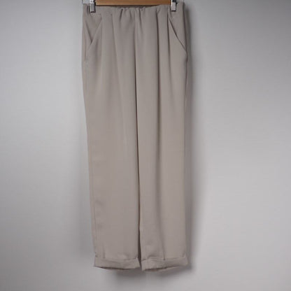 ギャザーウエストストレートパンツ