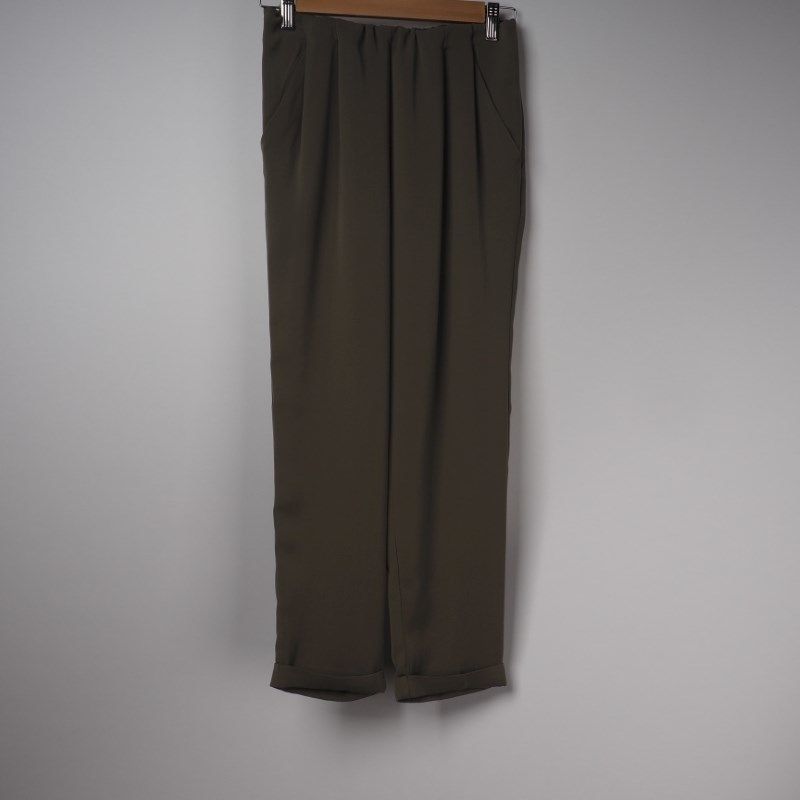 ギャザーウエストストレートパンツ
