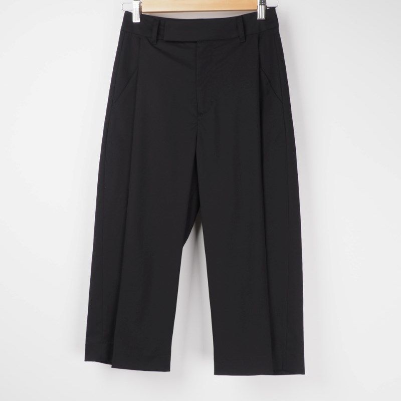 フロントタックワイドパンツ