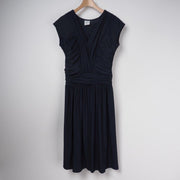 シャーリングノースリーブワンピース