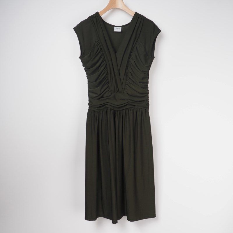 シャーリングノースリーブワンピース