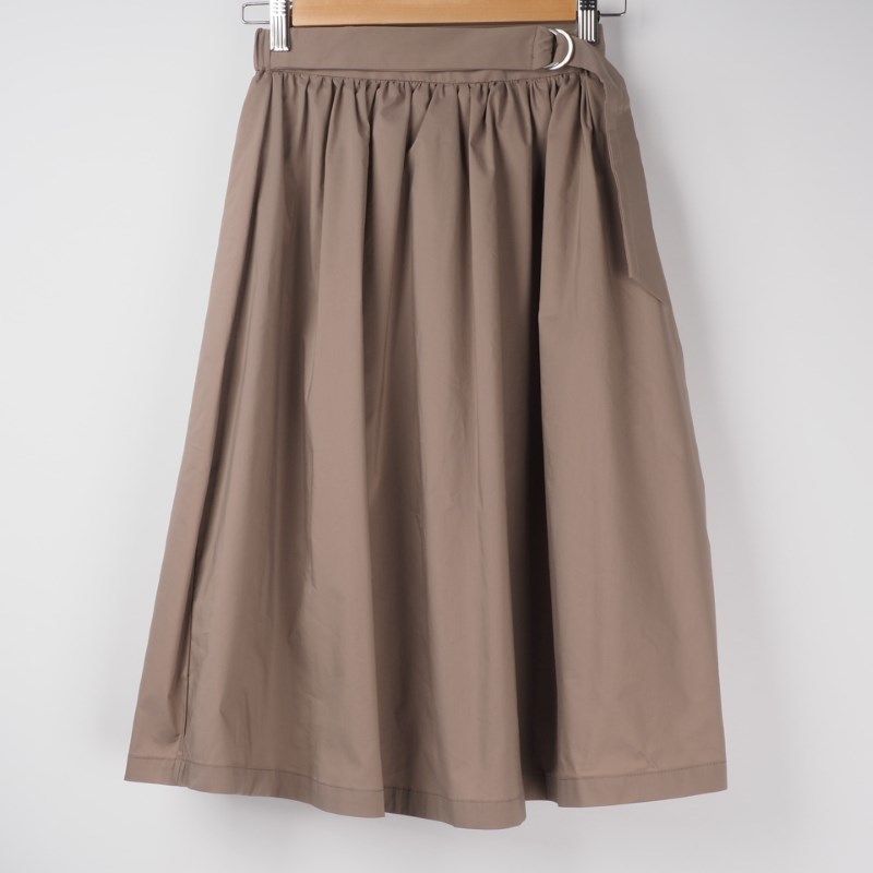 ベルトモチーフフレアスカート