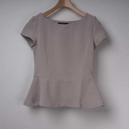 ボートネックペプラムブラウス