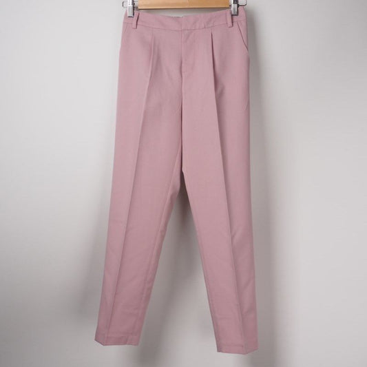 センタープレステーパードパンツ