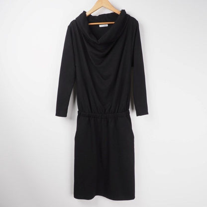 ドレープ胸元ワンピース