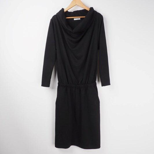 ドレープ胸元ワンピース