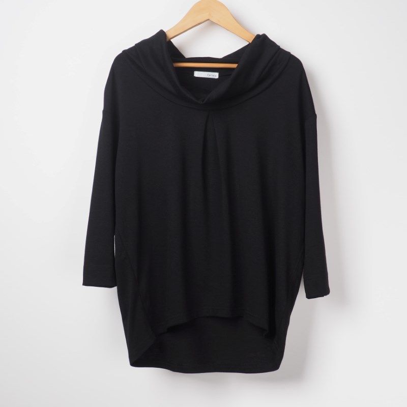 フロントタックオフタートルカットソー